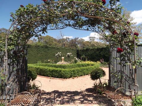 High Country Maze - Accommodation Mermaid Beach 2