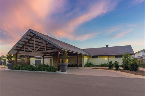 Pacific Dunes Golf Club - Accommodation Mermaid Beach 0