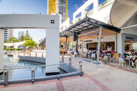 The Oasis - Accommodation Mermaid Beach 2