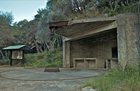 World War II Gun Emplacements - Accommodation Mermaid Beach 0