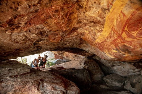 Arnhem Land Injalak Hill Full-Day Tour From Jabiru - Accommodation Mermaid Beach 1