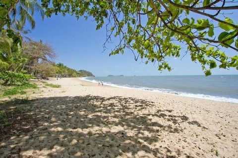 Airport Transfer - Palm Cove, Kewarra Beach & Trinity Beach To Cairns Airport - Accommodation Mermaid Beach 3