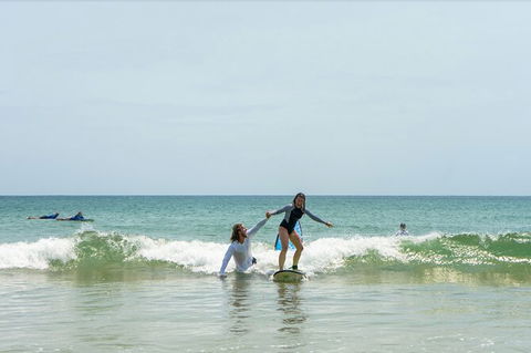 Beginners Learn To Surf Lessons, Noosa World Surf Reserve - Accommodation Mermaid Beach 7