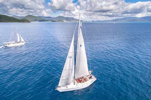 Small-Group Queensland Full-Day Sail Retreat Experience - Accommodation Mermaid Beach 6