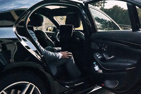 Departure Private Transfers: Adelaide To Adelaide Airport ADL In Business Car - Accommodation Mermaid Beach 4