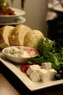 Oscars Lounge Bar & Restaurant - Accommodation Mermaid Beach 2