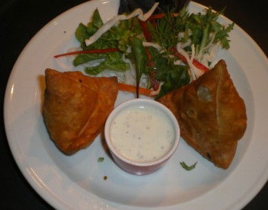 Tandoor & Curry Hut Indian Restaurant - Accommodation Mermaid Beach 3