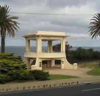 Sandringham Hotel - Accommodation Mermaid Beach