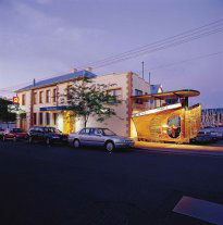 Waterfront Hotel - Accommodation Mermaid Beach 0