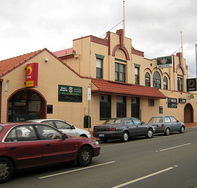 Cooley's Hotel - Accommodation Mermaid Beach