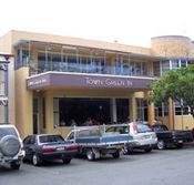 Town Green Inn - Accommodation Mermaid Beach