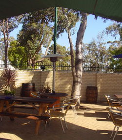 Hale Road Tavern - Accommodation Mermaid Beach 2