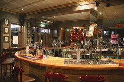 Captain Cook Hotel - Accommodation Mermaid Beach 2