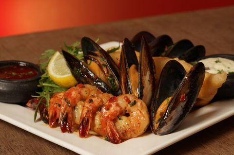 The Fox Hotel - Accommodation Mermaid Beach 1