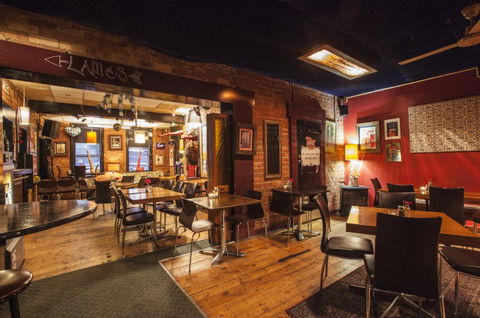 The Fox Hotel - Accommodation Mermaid Beach 3