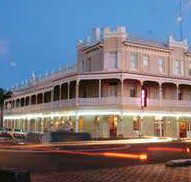The Rose Hotel - Lounge Bar - Accommodation Mermaid Beach