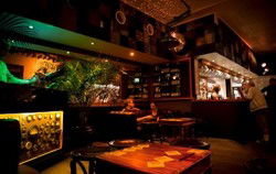 World Bar - Accommodation Mermaid Beach 1