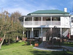 Robin Hood Hotel - Accommodation Mermaid Beach 2