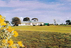 Lucindale Country Club - Accommodation Mermaid Beach 0
