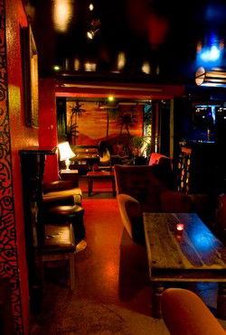 Cafe Lounge - Accommodation Mermaid Beach 1