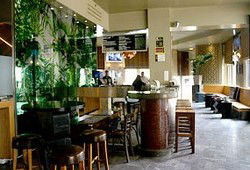 Colombian Hotel - Accommodation Mermaid Beach 3