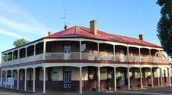 Brookton Club Hotel - Accommodation Mermaid Beach 0