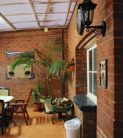 Brookton Club Hotel - Accommodation Mermaid Beach 1