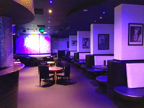 The Ambassador Hotel - Accommodation Mermaid Beach 3