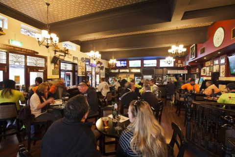 P.J. Gallagher's - Accommodation Mermaid Beach 2