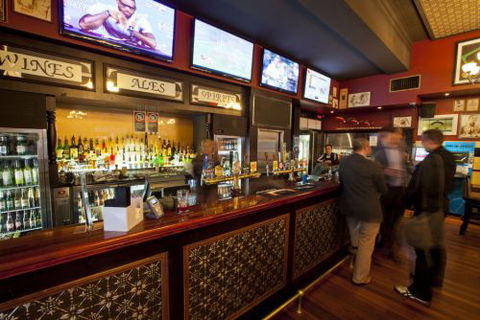 P.J. Gallagher's - Accommodation Mermaid Beach 4