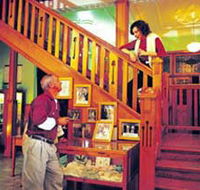 Hotel Corones - Accommodation Mermaid Beach