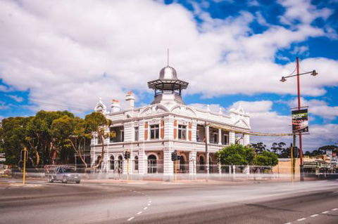 The Guildford Hotel - Accommodation Mermaid Beach 0