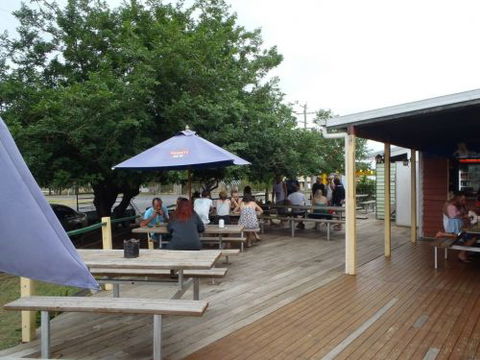 Maidenwell Hotel - Accommodation Mermaid Beach 2