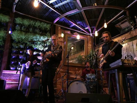 Epilogue Lounge - Accommodation Mermaid Beach 1