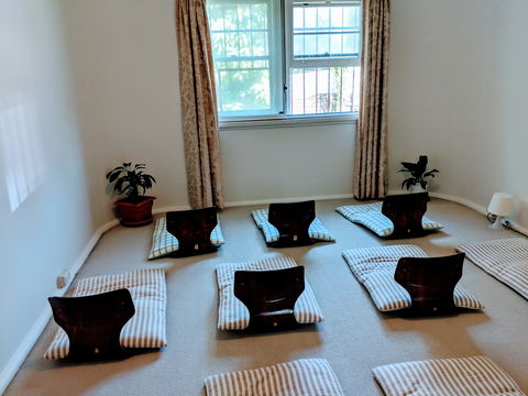 Introduction To Meditation: Know Your Mind And Learn How To Free Your Mind - Accommodation Mermaid Beach 1