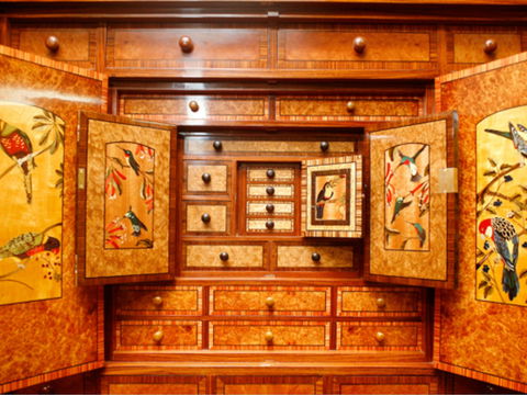 The Wonders Of The Hannah Cabinet - Accommodation Mermaid Beach 0