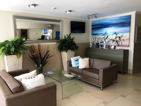 Seaview Resort - Accommodation Mermaid Beach 5