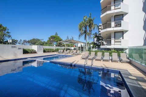Seaview Resort - Accommodation Mermaid Beach 1
