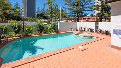 Burleigh On The Beach Holiday Apartments - Accommodation Mermaid Beach 2