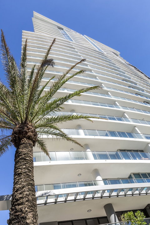 Artique Surfers Paradise - Accommodation Mermaid Beach 2