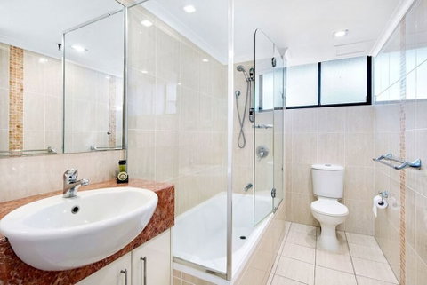 ULTIQA Beach Haven At Broadbeach - Accommodation Mermaid Beach 3