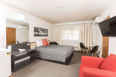 Belconnen Way Hotel Motel And Serviced Apartments - Accommodation Mermaid Beach 1