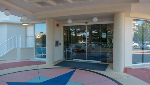 Burleigh Surf Apartments - Accommodation Mermaid Beach 3