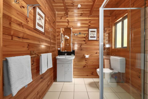 Lumera Chalets - Accommodation Mermaid Beach 4