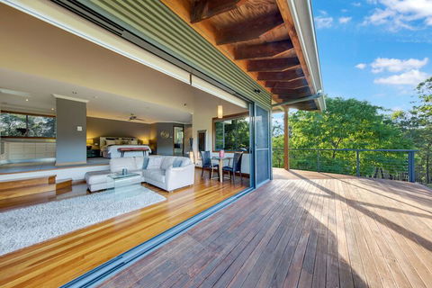 Cedars Mount View - Accommodation Mermaid Beach 2