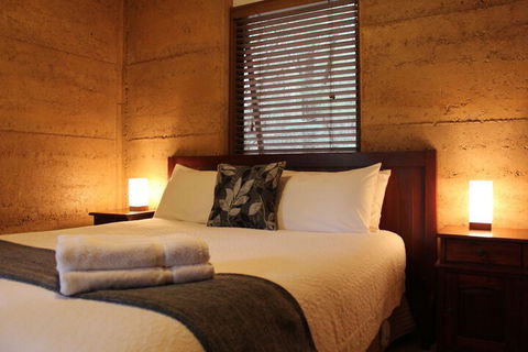 Marima Cottages - Accommodation Mermaid Beach 4