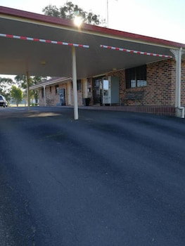 Lakeside Lodge Motel - Accommodation Mermaid Beach 1