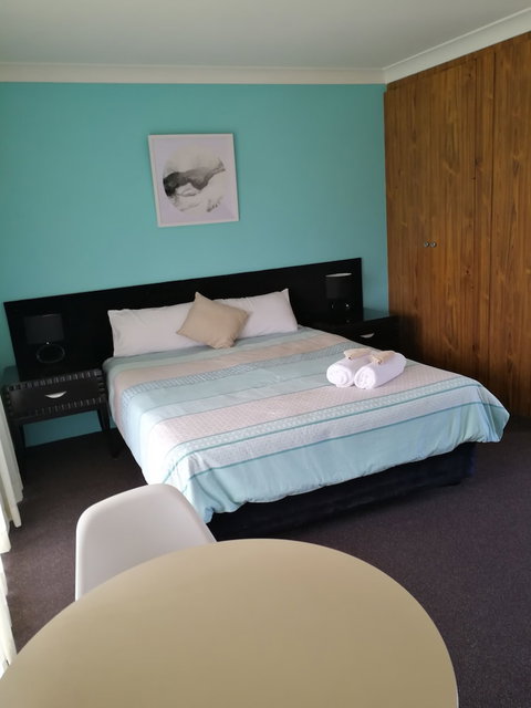 Lakeside Lodge Motel - Accommodation Mermaid Beach 5