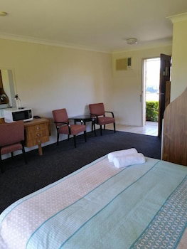 Lakeside Lodge Motel - Accommodation Mermaid Beach 6