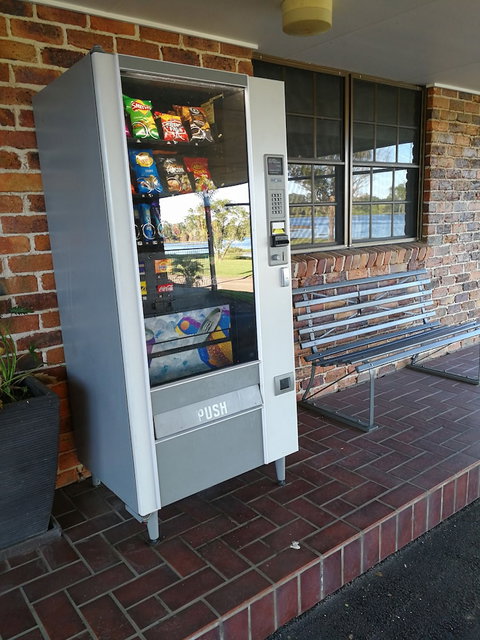 Lakeside Lodge Motel - Accommodation Mermaid Beach 4